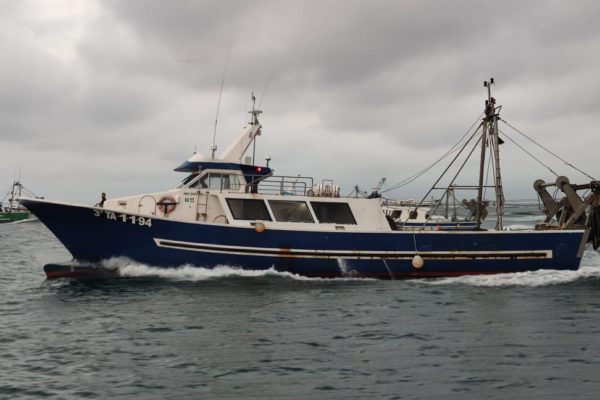 Barco Pesquero de Arrastre en Fibra de Vidrio de 1994 en Venta